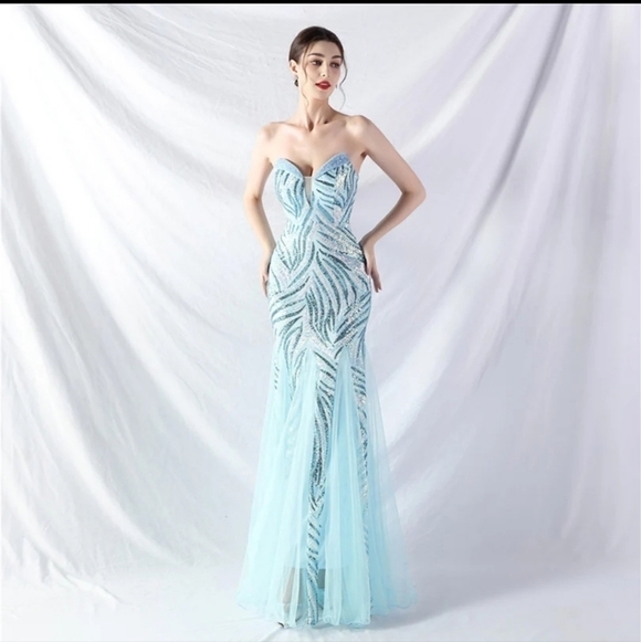 Blue, Striped Print, Backless,  Sleeveless,  Contrast Sequined Mermaid M… - Picture 3 of 10